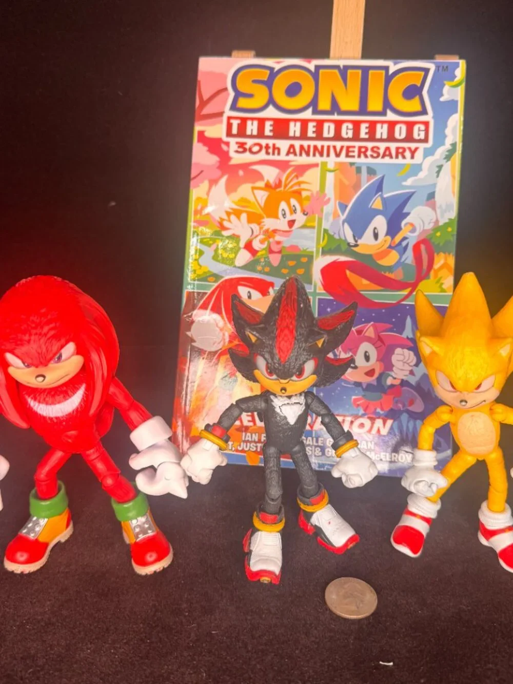 Sonic the Hedgehog Action Figure Lot & 30th Anniversary Comic Bundle